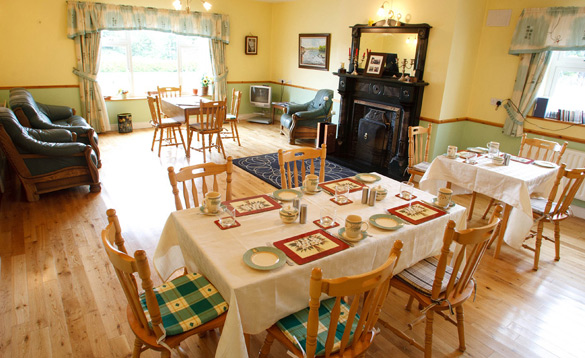 Dining room at Dun Cromain guest house in Banagher/